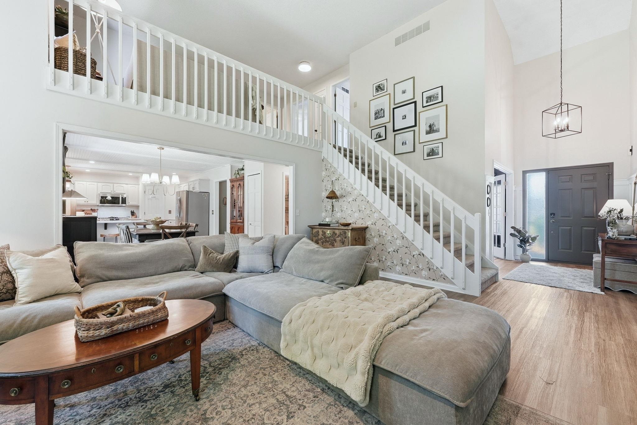 10412 Sun Hollow Place