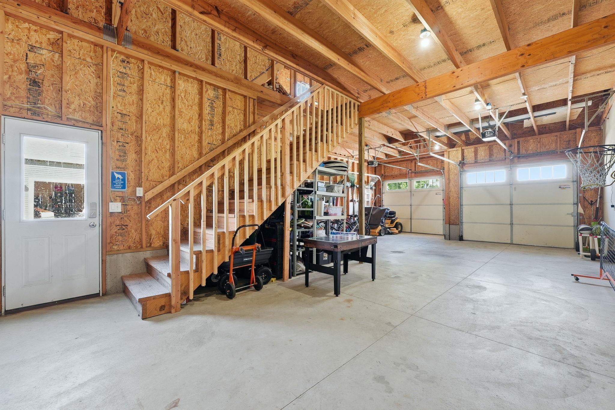 911 Hawthorn Drive