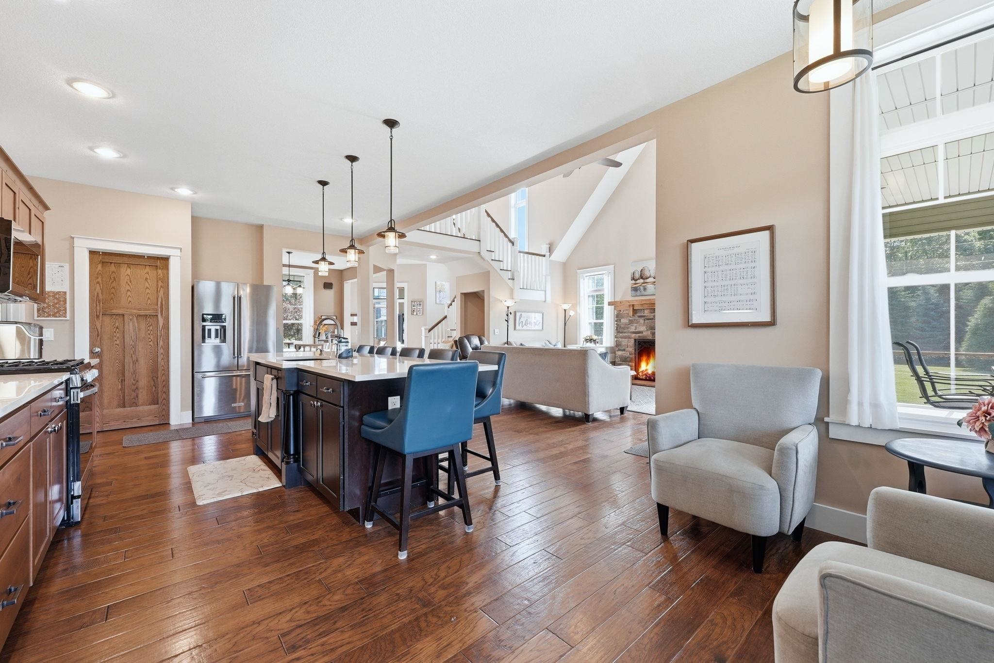 911 Hawthorn Drive