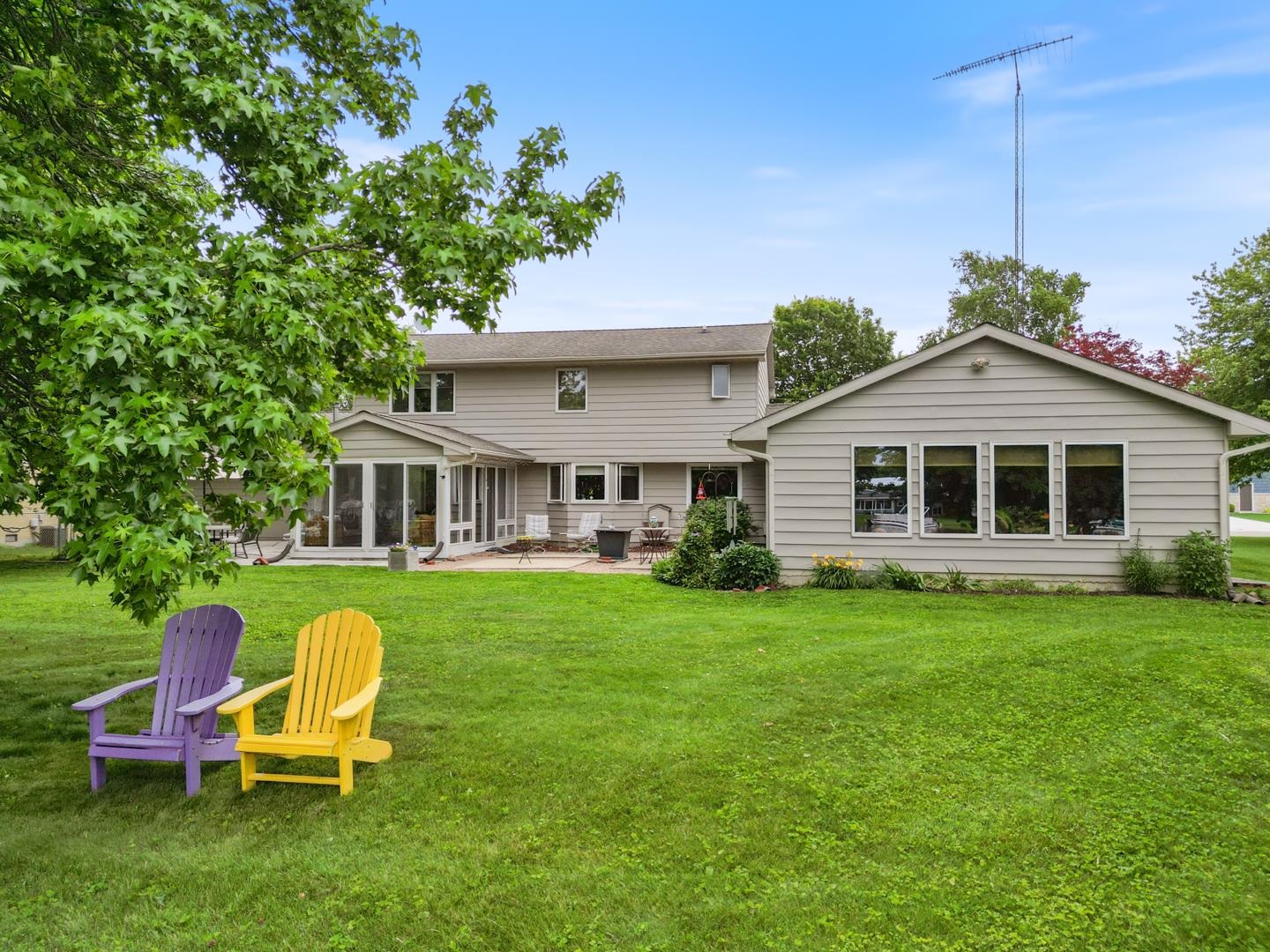 2127 Bluewater Drives