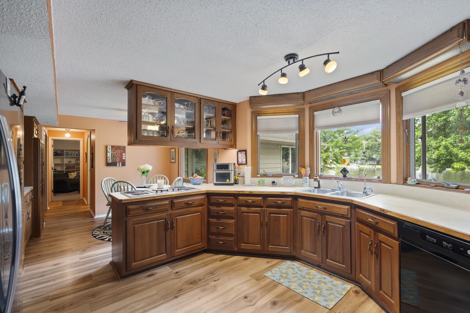 2127 Bluewater Drives