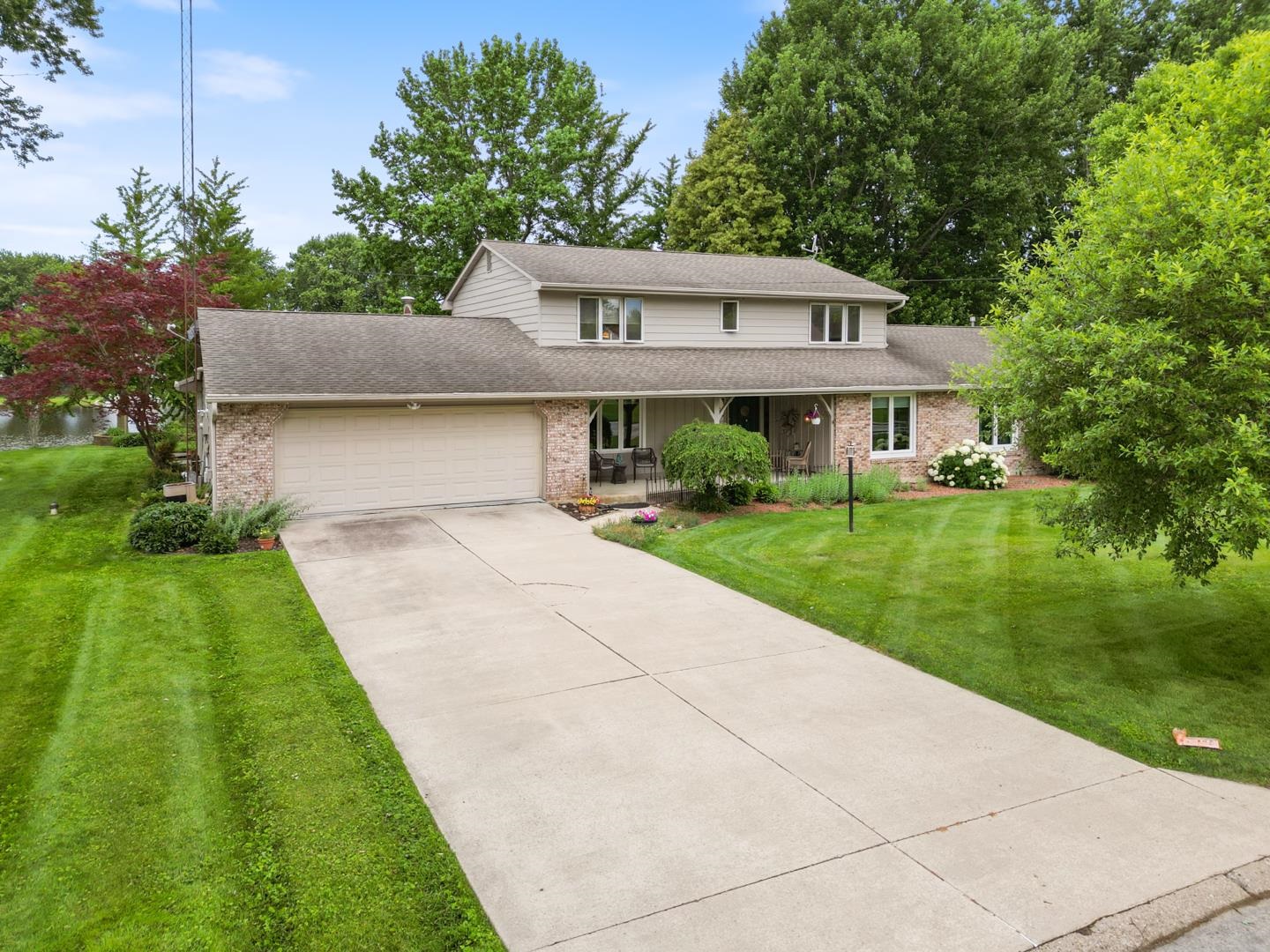 2127 Bluewater Drives