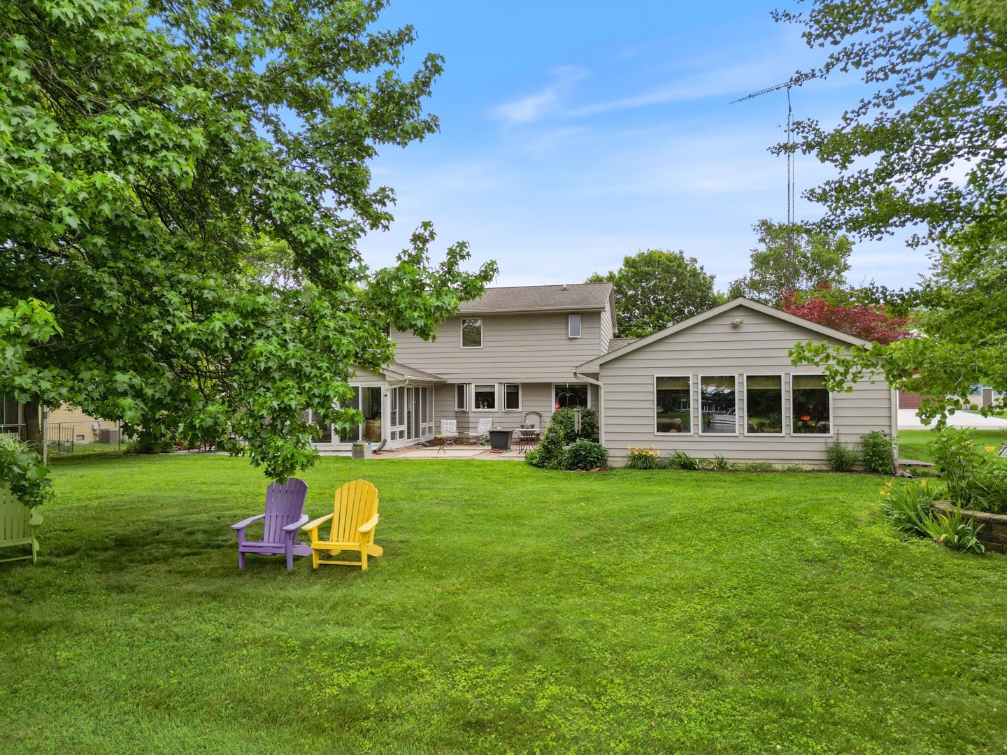 2127 Bluewater Drives