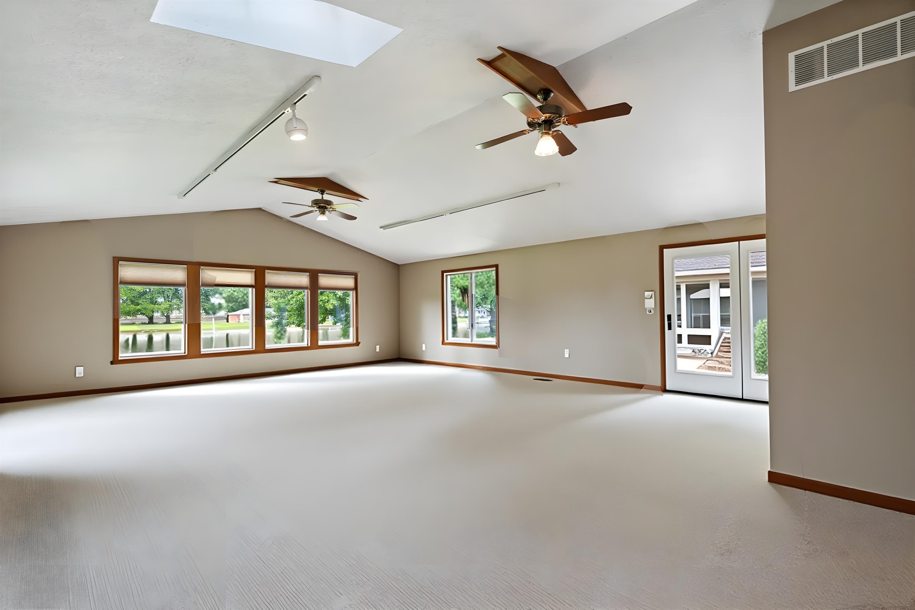 2127 Bluewater Drives