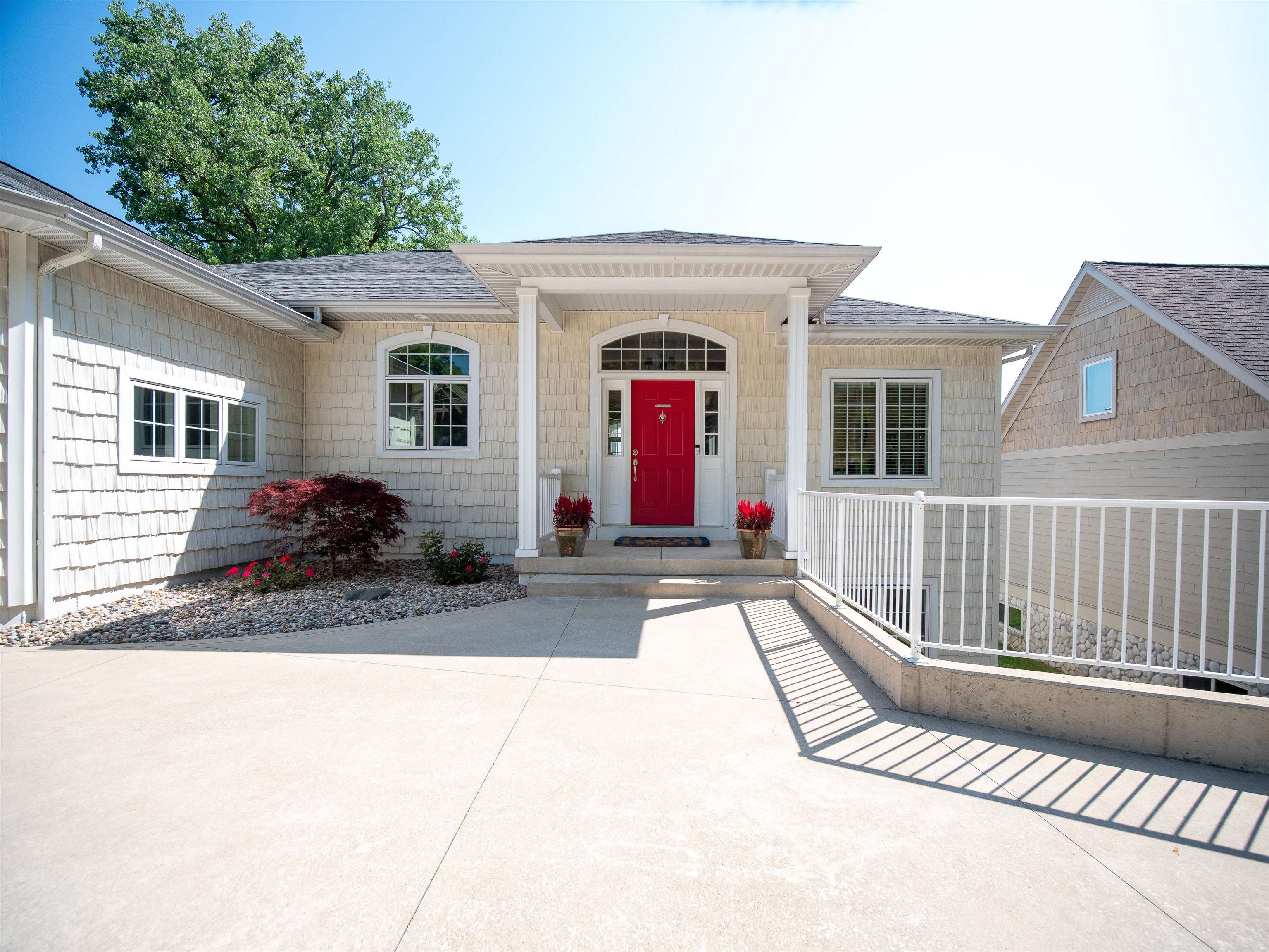 1332 Country Club Terrace