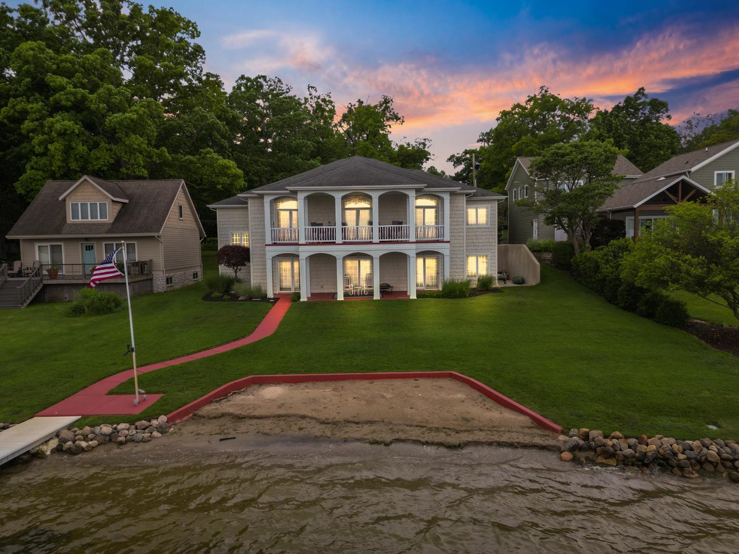 1332 Country Club Terrace
