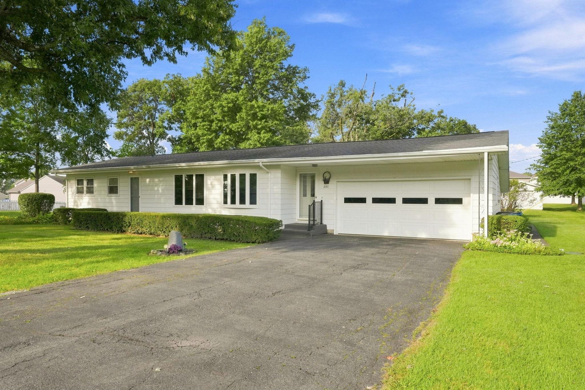2311 Leesmoor Lane