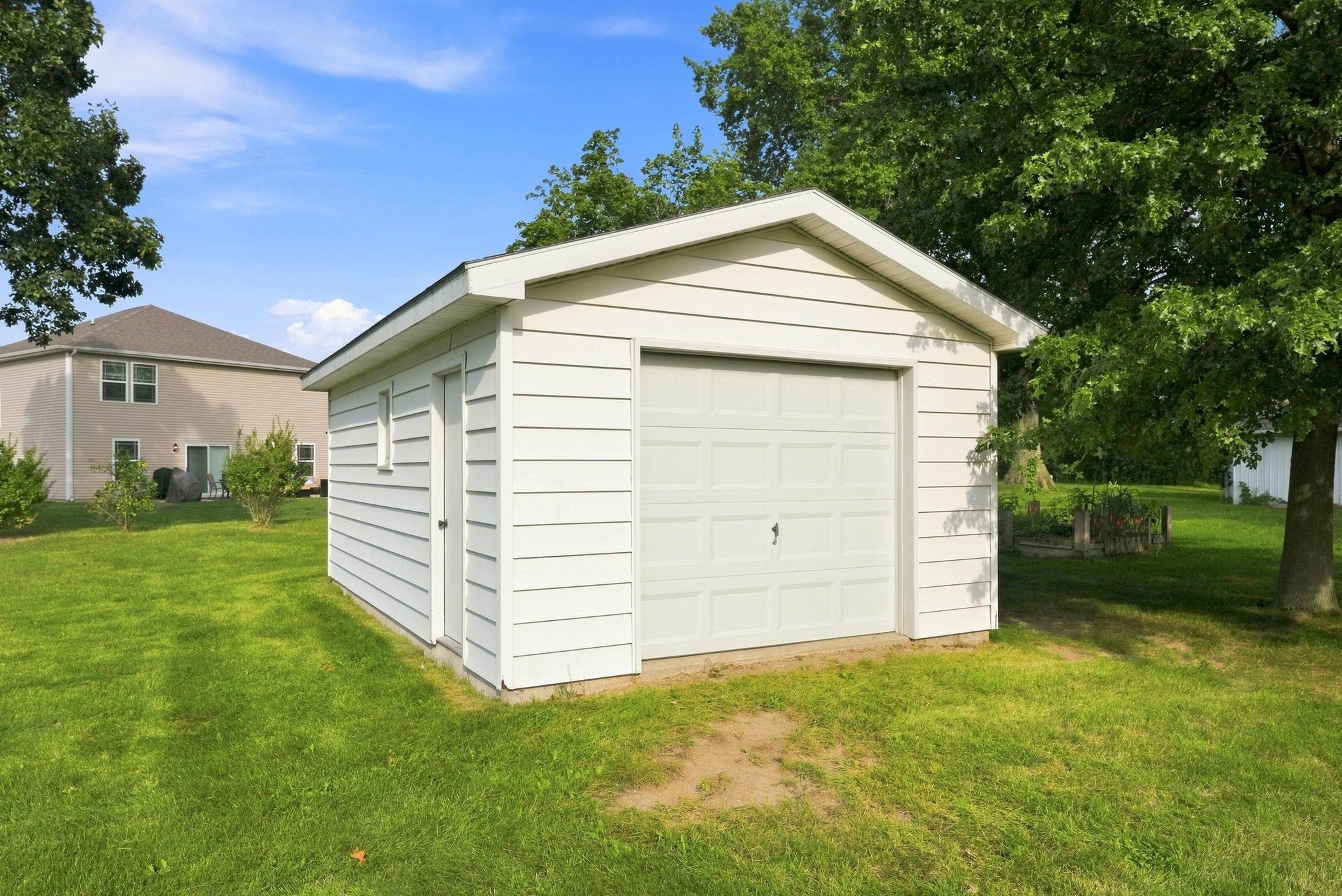 2311 Leesmoor Lane