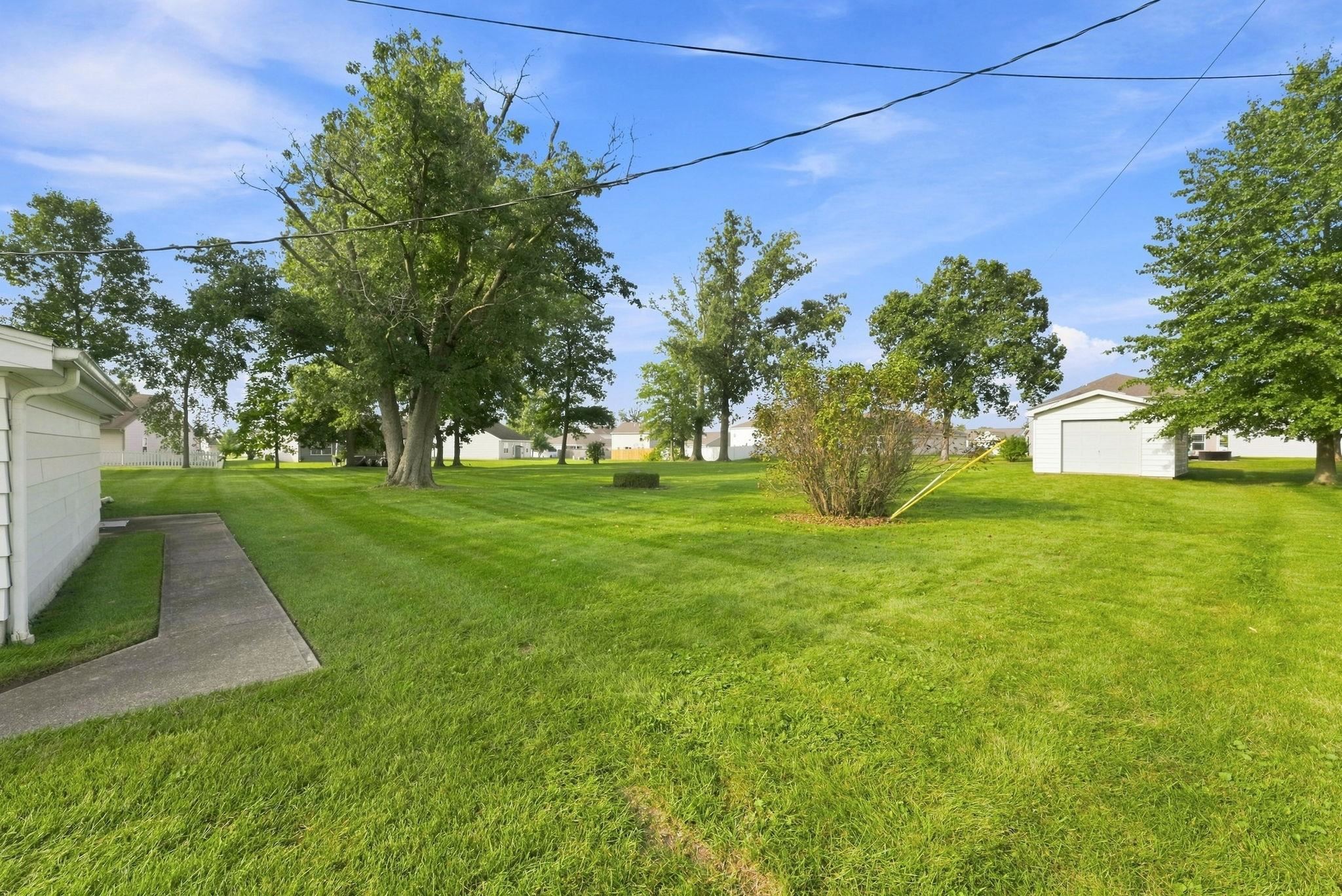 2311 Leesmoor Lane
