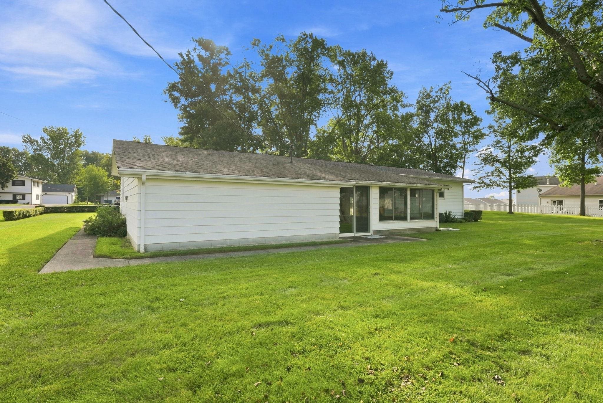 2311 Leesmoor Lane