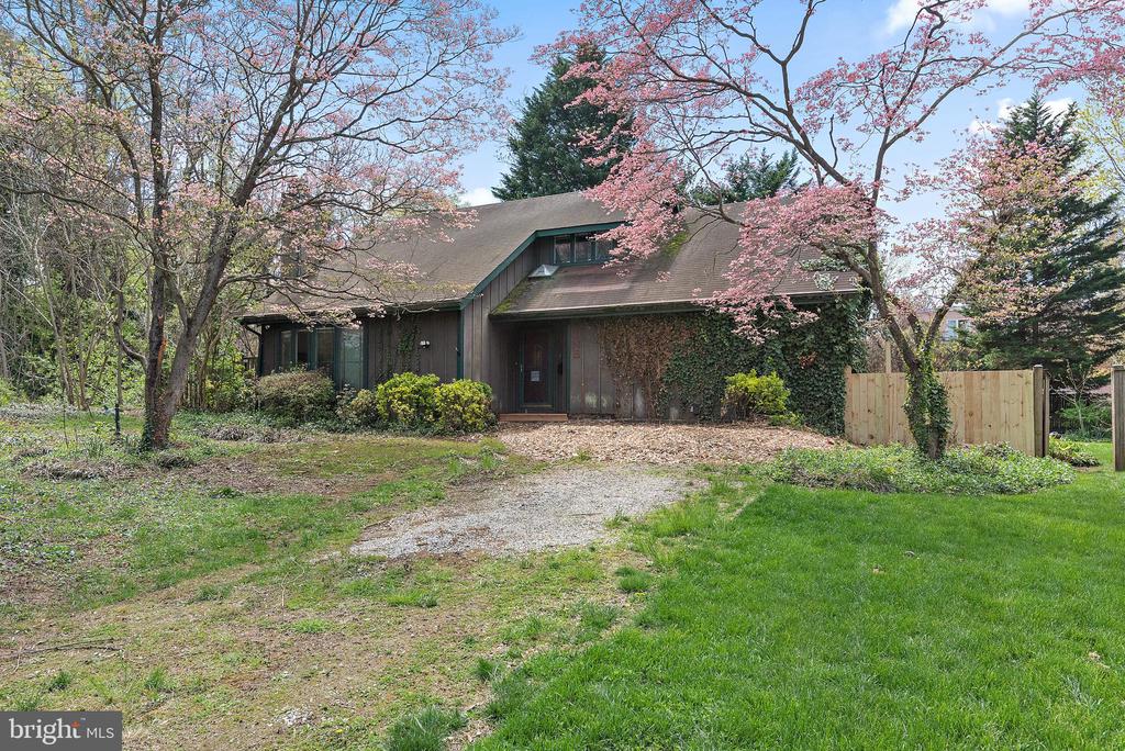 1 Tucker St