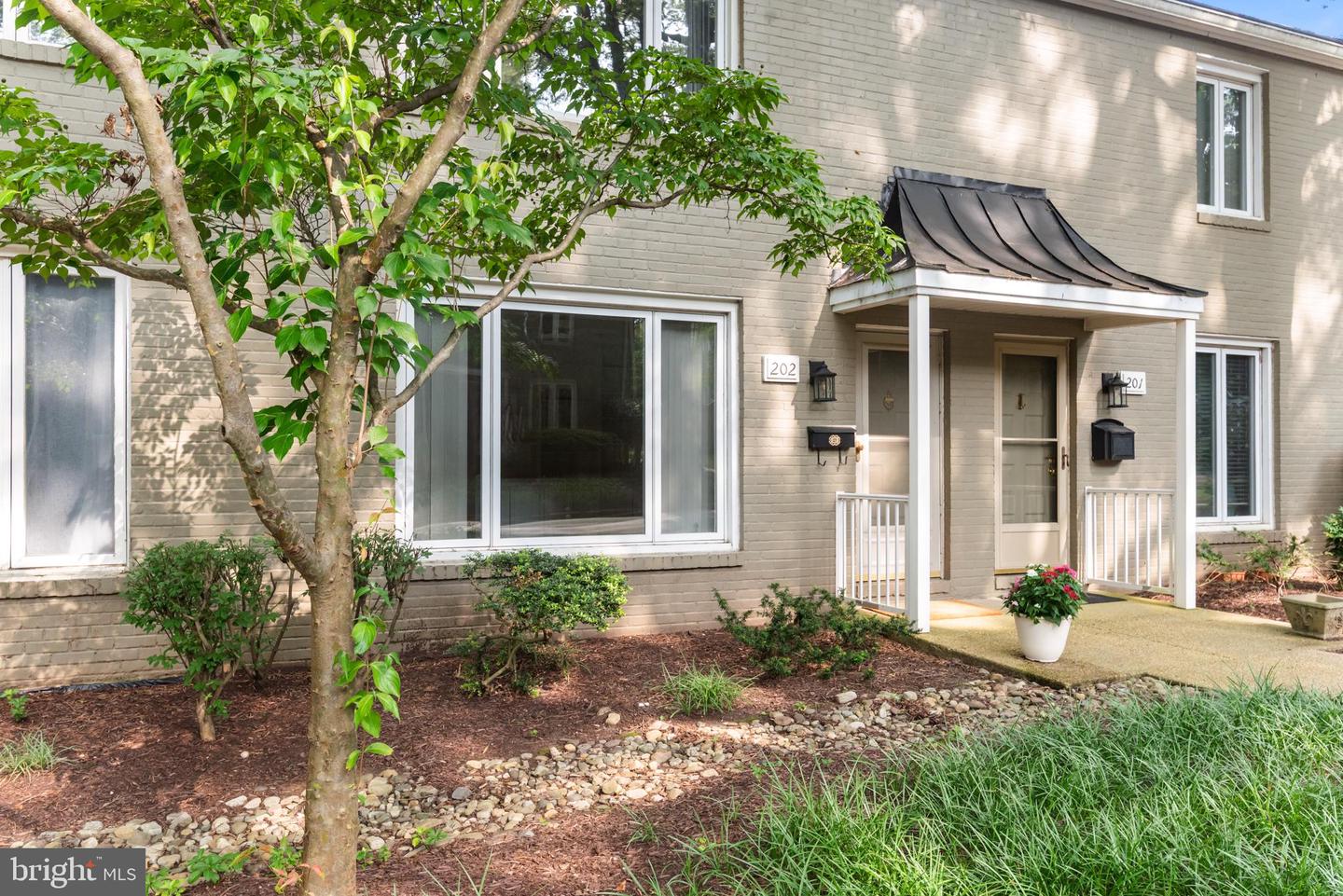 202 Dreams Landing Way