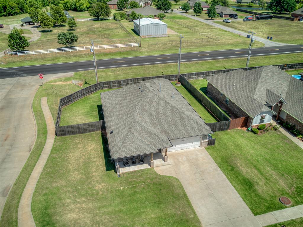 1216 N Taylor Way