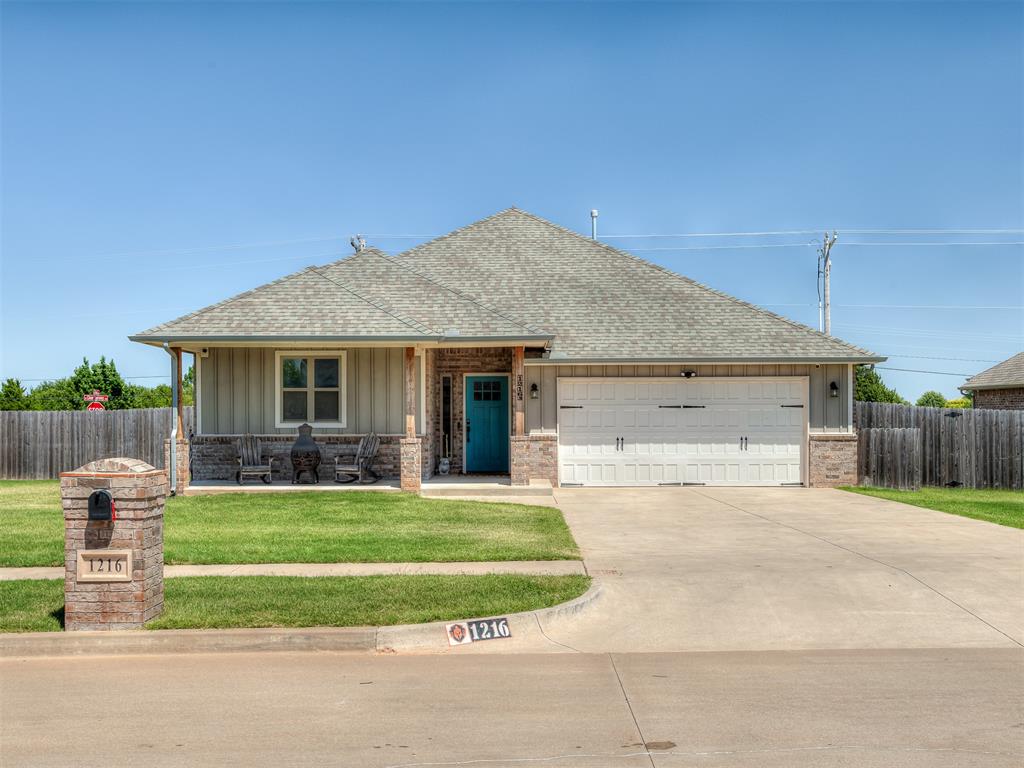 1216 N Taylor Way
