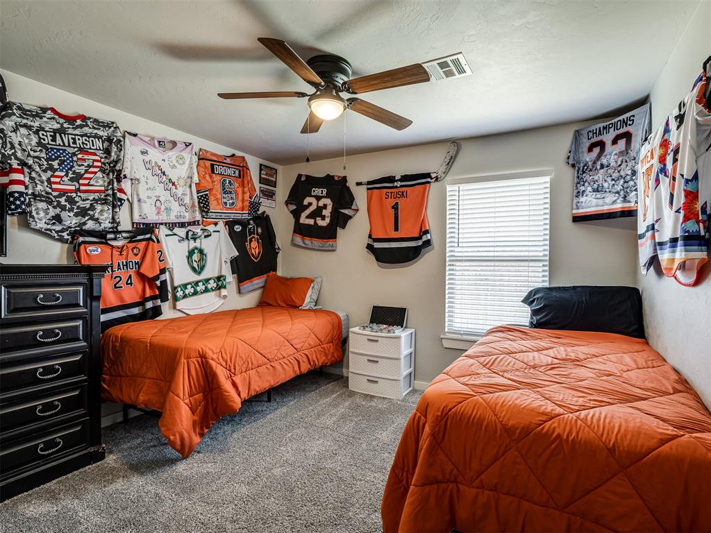 1216 N Taylor Way