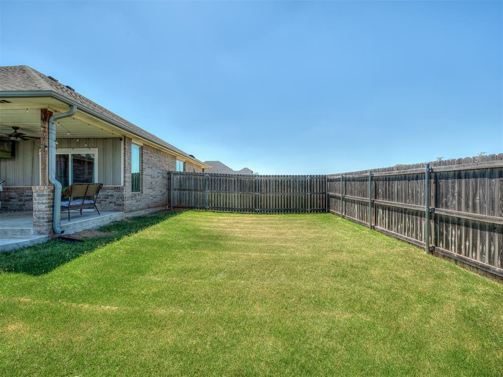1216 N Taylor Way