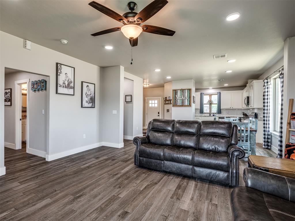1216 N Taylor Way