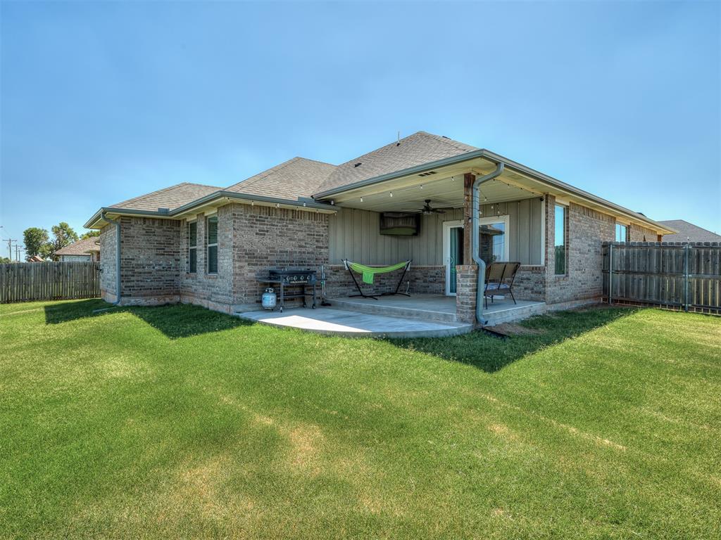 1216 N Taylor Way