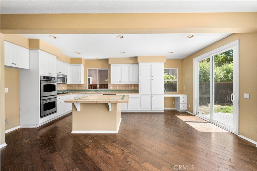 27562 Hackberry Street