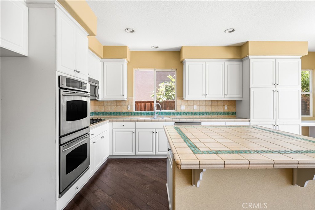 27562 Hackberry Street