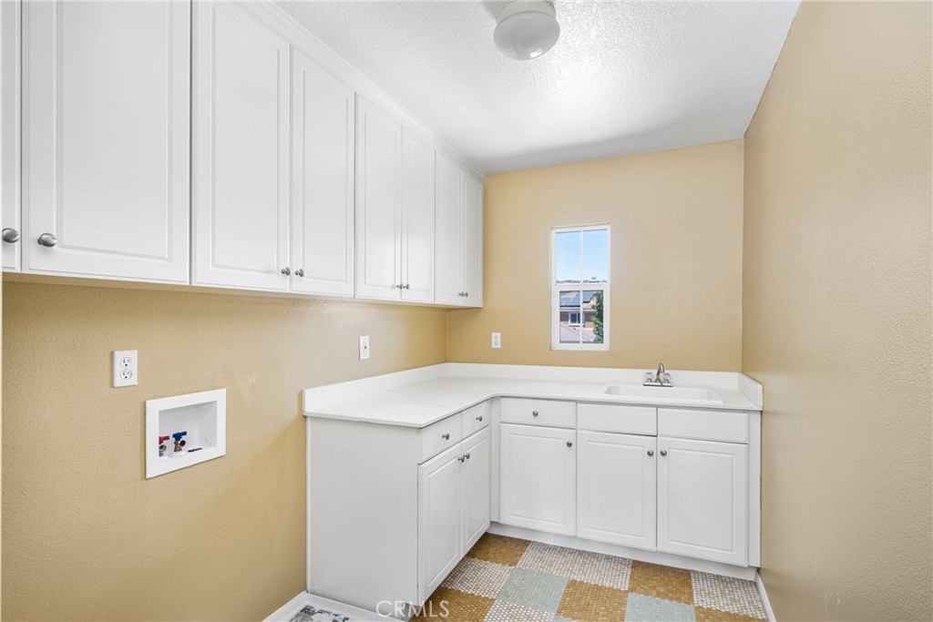 27562 Hackberry Street