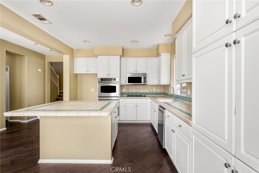 27562 Hackberry Street