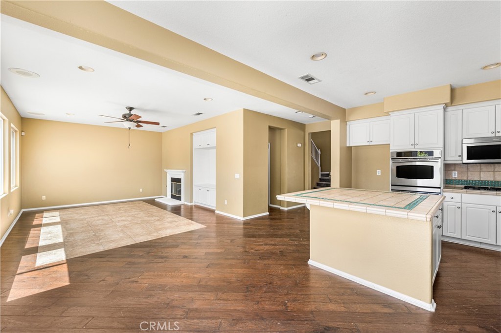 27562 Hackberry Street