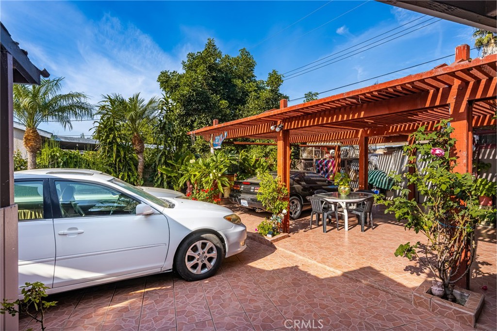 2223 W Saint Anne Place