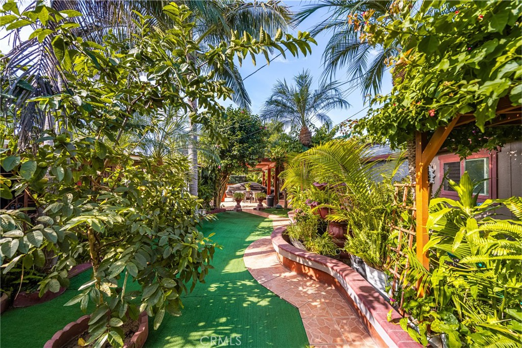 2223 W Saint Anne Place