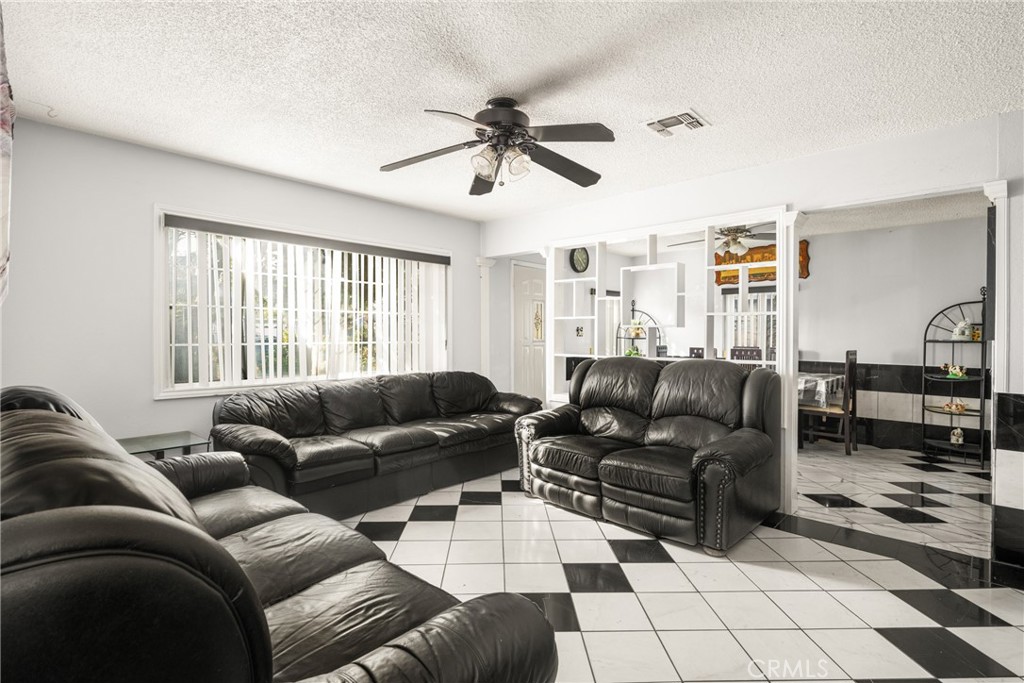 2223 W Saint Anne Place