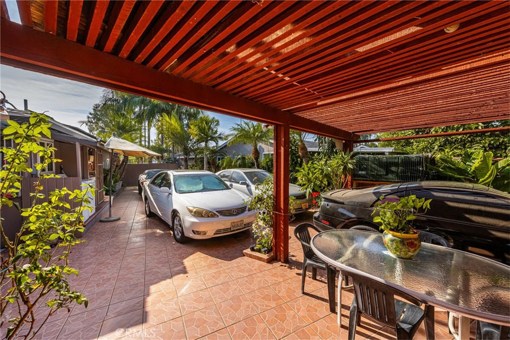 2223 W Saint Anne Place