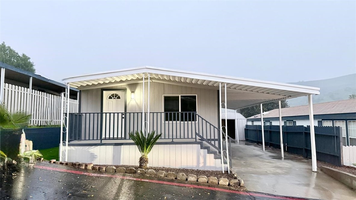 5700 Carbon Canyon 46