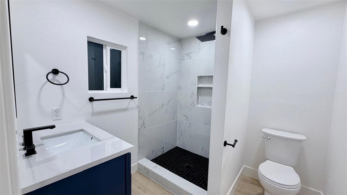 5700 Carbon Canyon 46