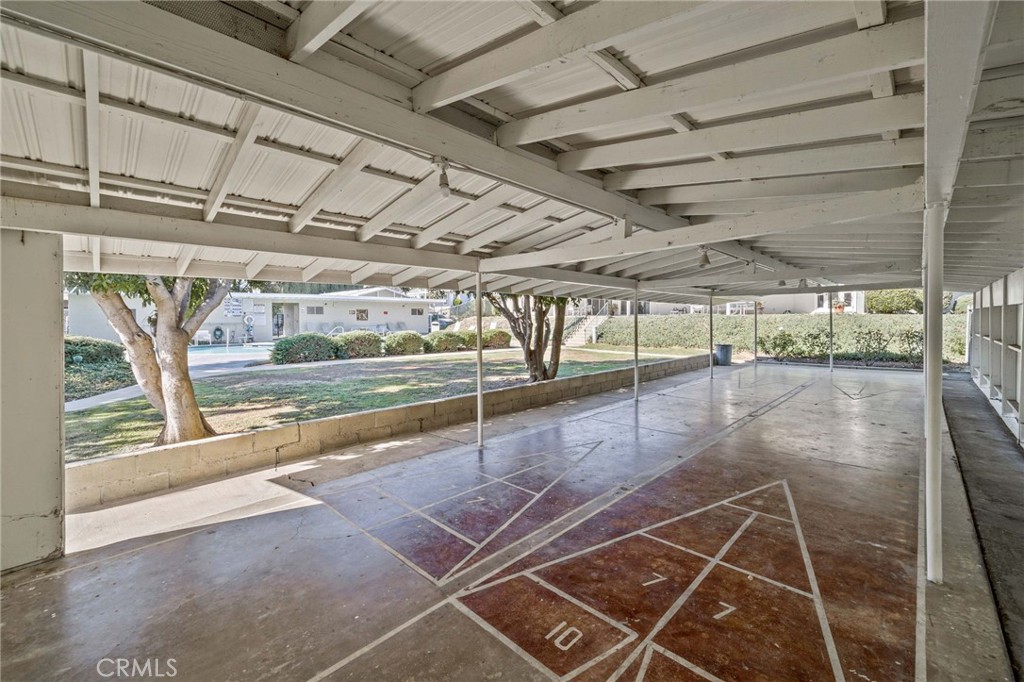 5700 Carbon Canyon 46