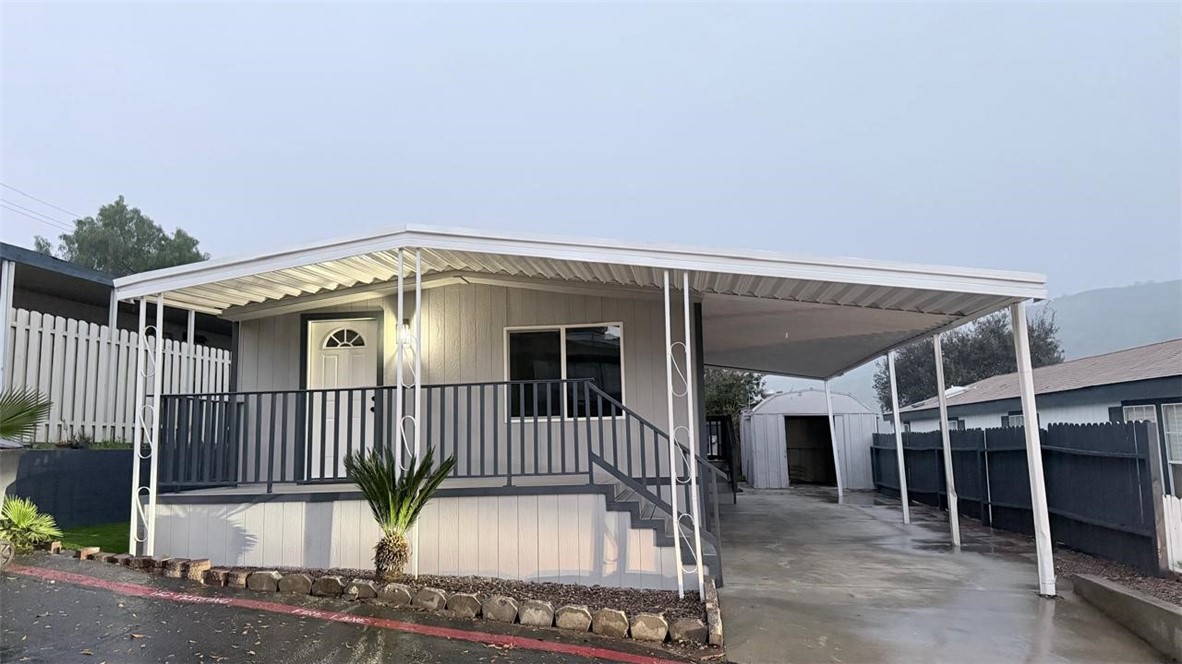 5700 Carbon Canyon 46