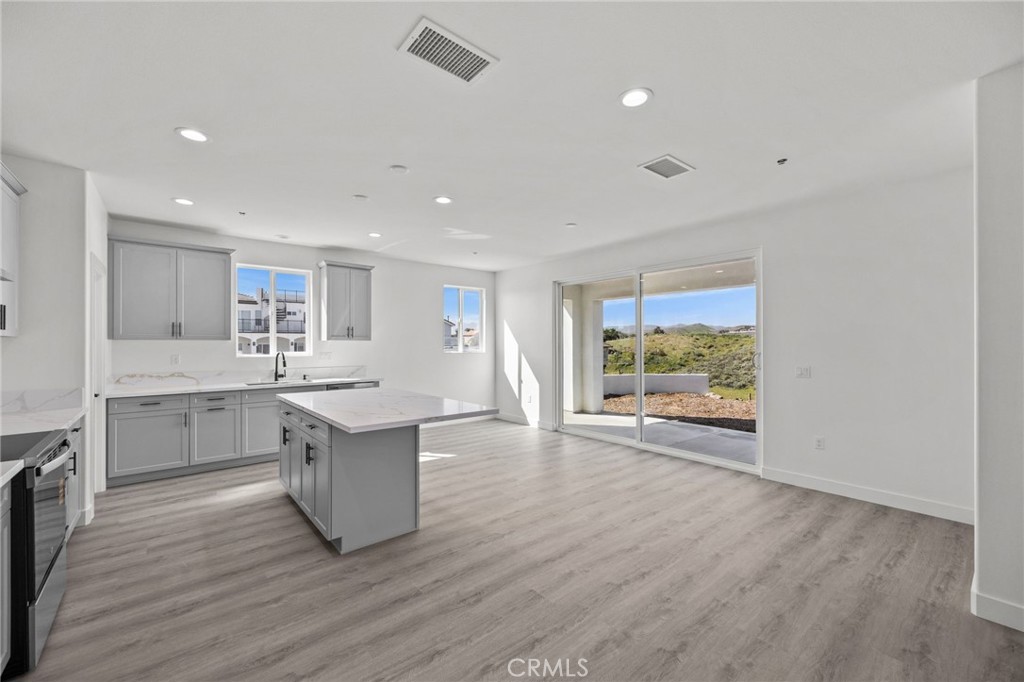 16765 La Bella Villa