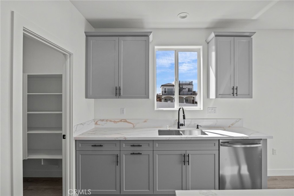 16765 La Bella Villa