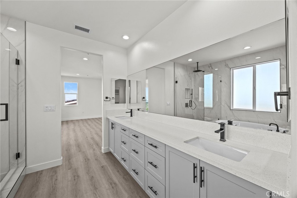 16765 La Bella Villa