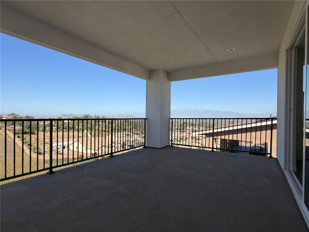 16765 La Bella Villa