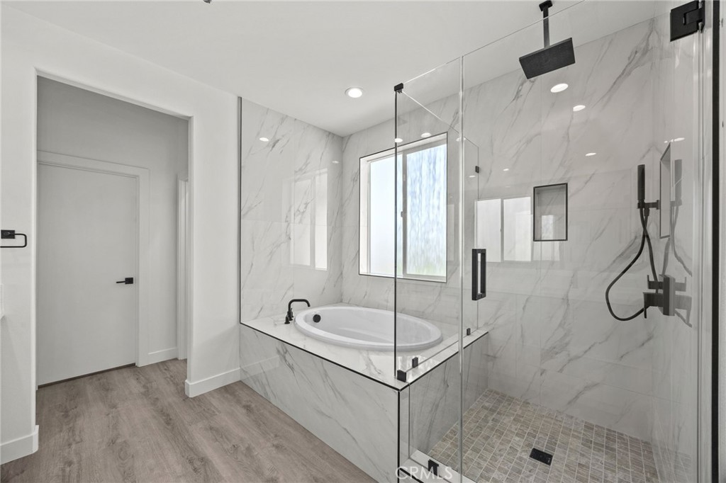 16765 La Bella Villa