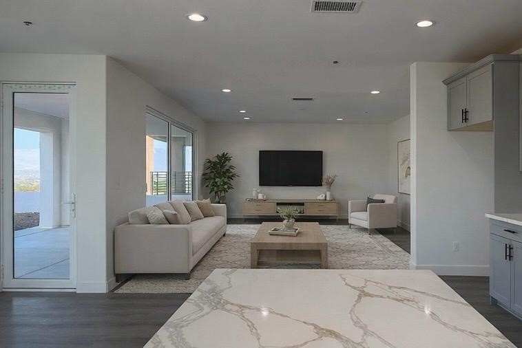 16765 La Bella Villa