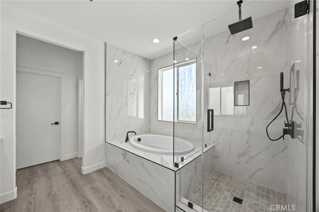 16765 La Bella Villa