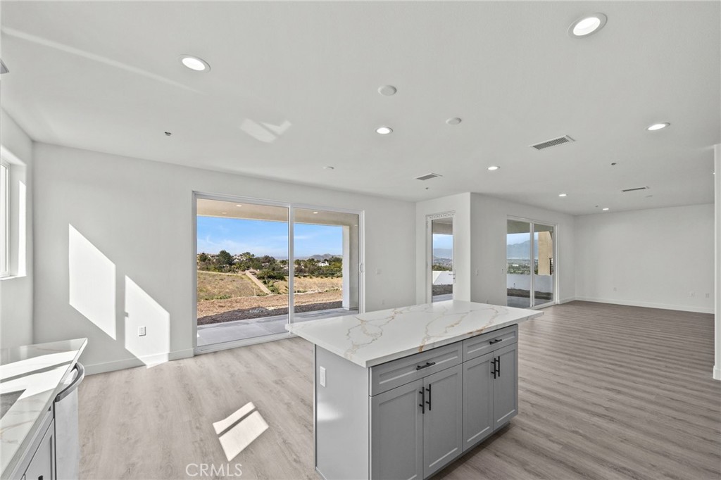 16765 La Bella Villa