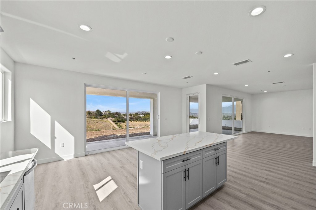 16765 La Bella Villa