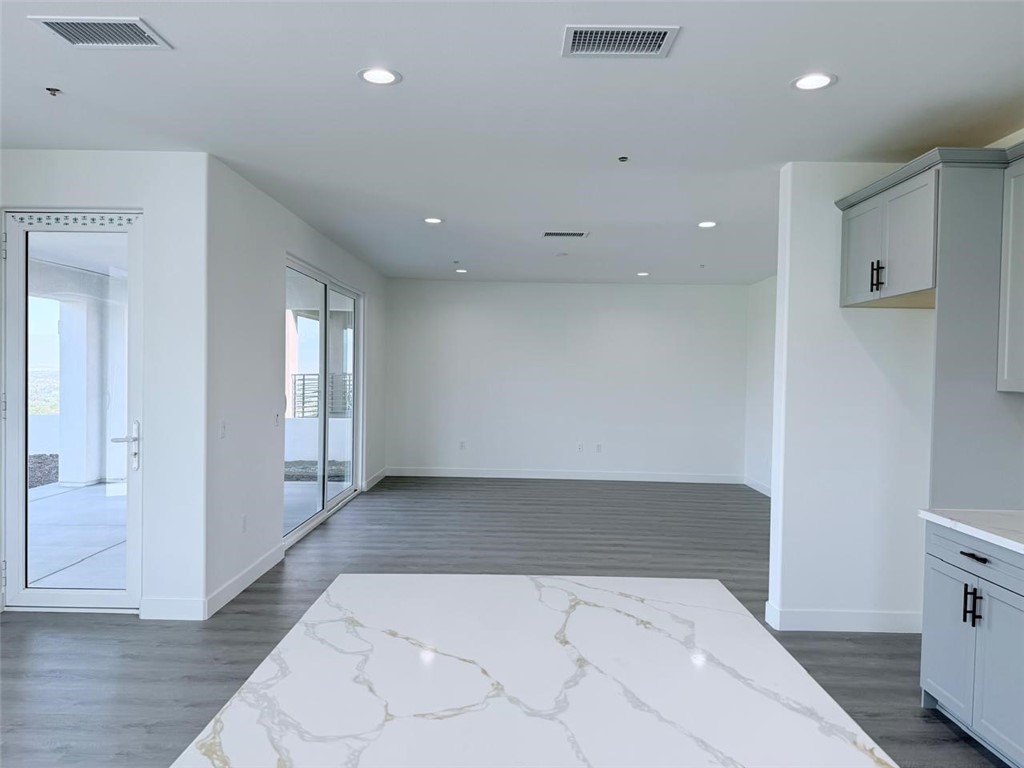 16765 La Bella Villa