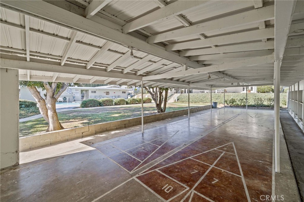 5700 Carbon Canyon 83