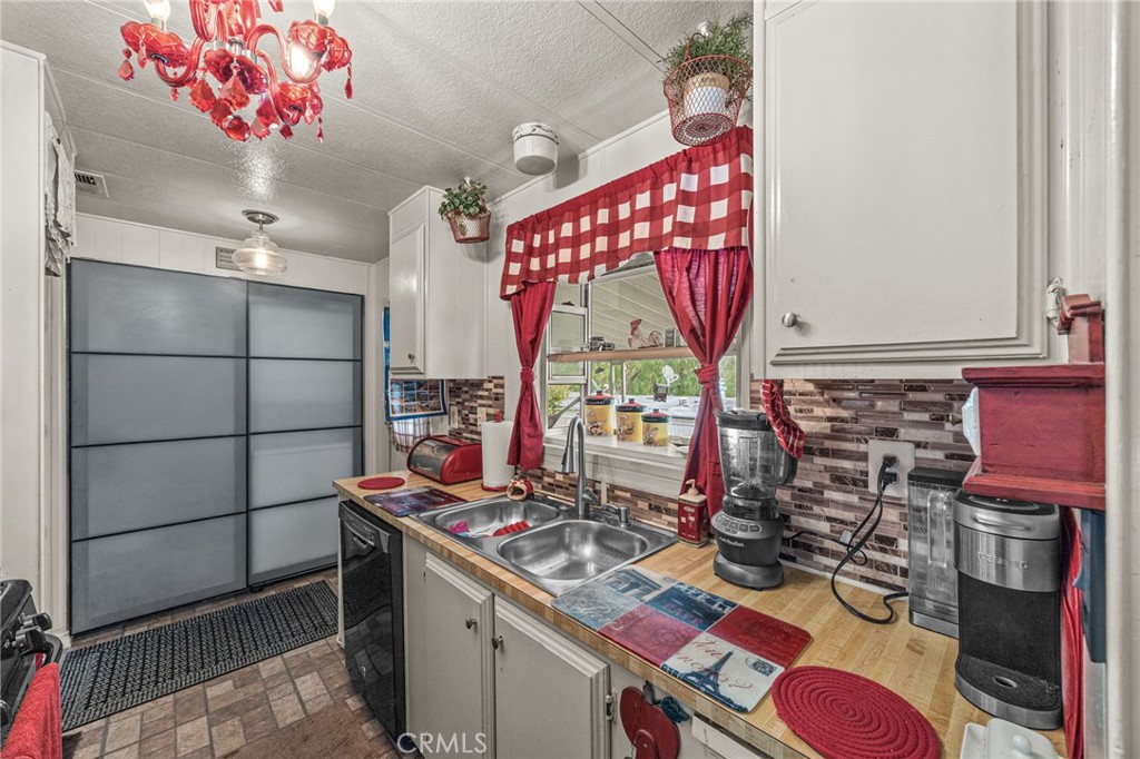 5700 Carbon Canyon 42