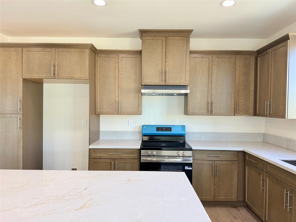 1164 N Hermosa Avenue