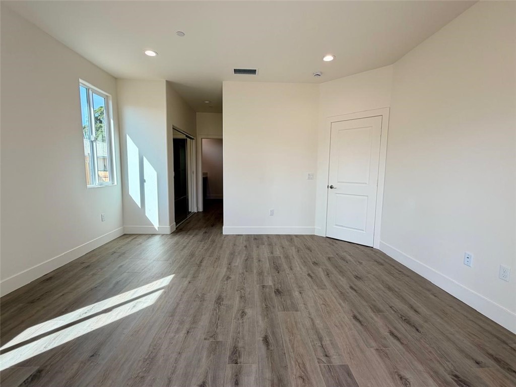 1164 N Hermosa Avenue