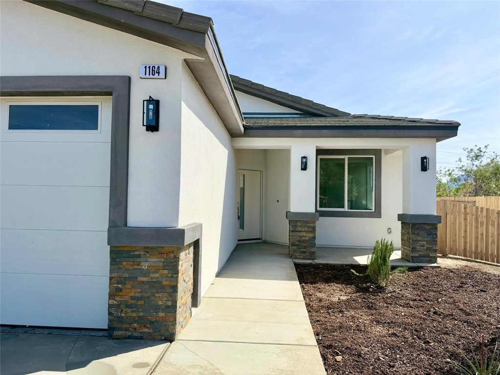 1164 N Hermosa Avenue